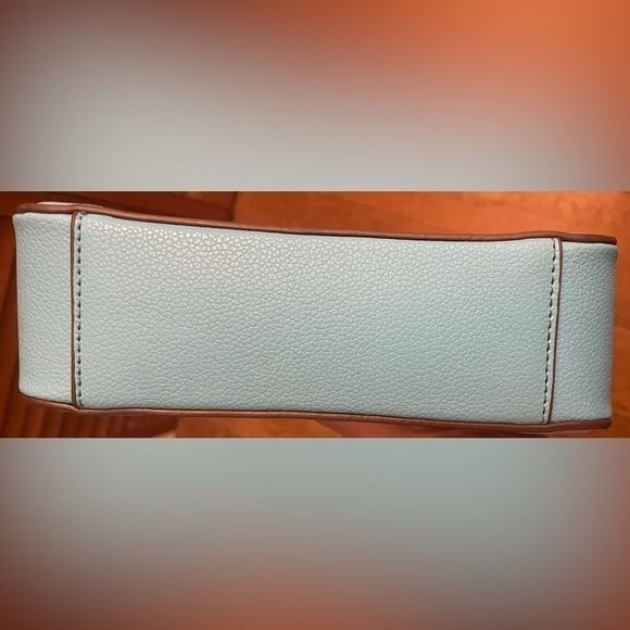 Boho Relove: Ann Klein Green+ Gold Cork Camera Crossbody *MINT* - Picture 6 of 7